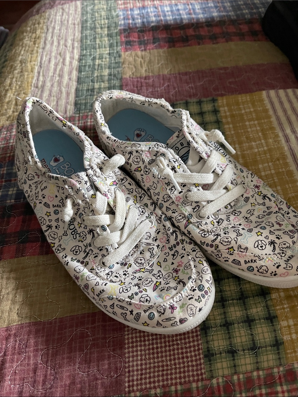 Skechers White Kids Sneakers with Multicolor Doodle Print